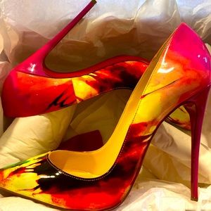 Size 39 Louboutin Patent Leather Pumps